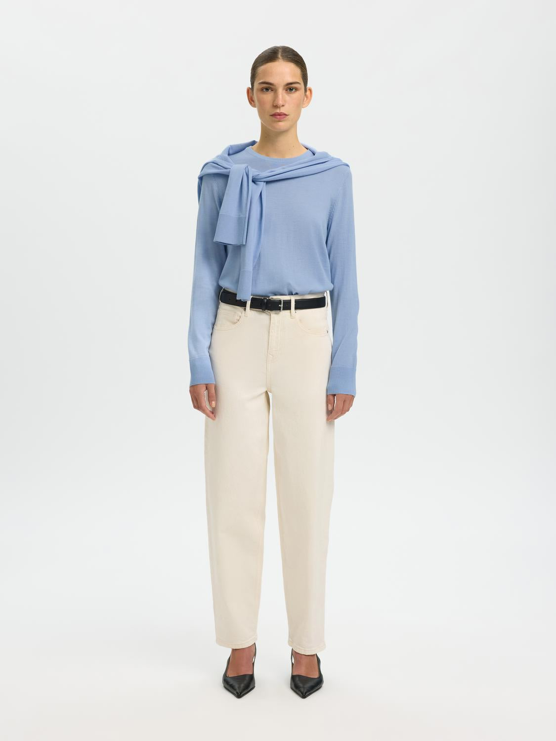 model_shot-front_full